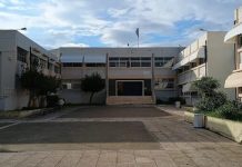 Που πηγαίνουν τα χρήματα της κρατικής χρηματοδότησης για τα σχολεία που παίρνει ο Δήμος Σαλαμίνας ; Ούτε καν καθαριστικά έχουν