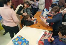 Ευχές, δώρα και πολλά χαμόγελα στο Ειδικό Σχολείο Θήβας