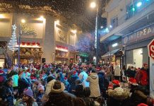 Και με… τεχνητό χιόνι, το 1st Naoussa Santa Parade