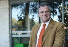 « Τουρίστες» επικεφαλής δημοτικών παρατάξεων