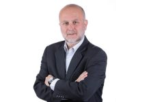 Δυο μέτρα και δυο σταθμά από την Πολιτεία για τα Δημοτικά Ραδιοτηλεοπτικά ΜΜΕ