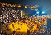 1300 μαθητές τραγούδησαν με Νικολόπουλο ,Μητσιά , Ζήνα , Τσέρτο στο Φεστιβάλ Πέτρας