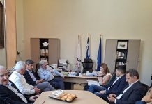 Νέα σχολεία και προσωπικό ζήτησε από τη Ζαχαράκη ο Καλοκαιρινός