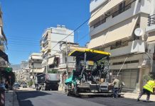 Νέες ασφαλτοστρώσεις στον Πειραιά με χρηματοδότηση του Δήμου